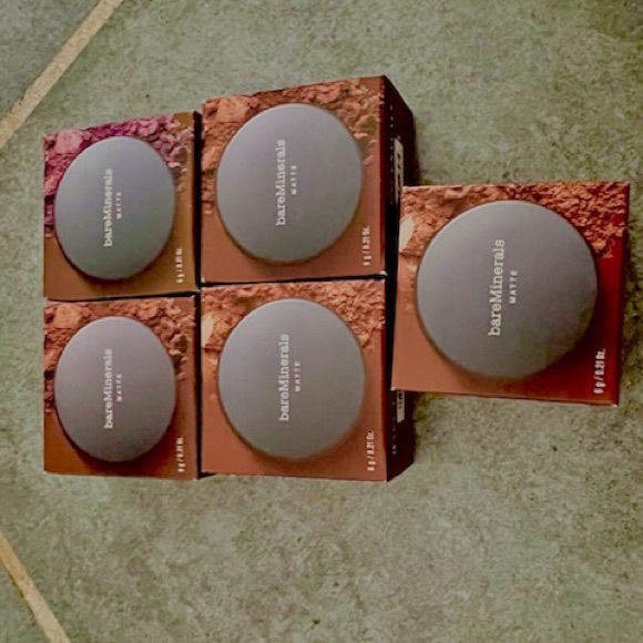 BareMinerals concealer Foundation lipstick - Picture 6 of 7